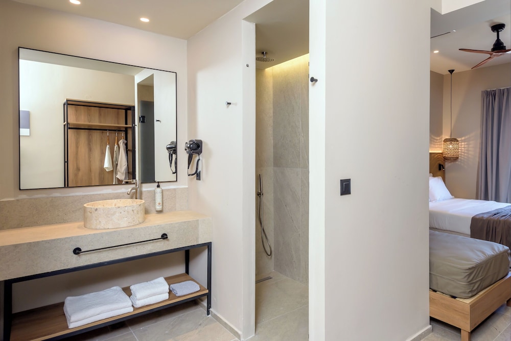 Zeus Hotels Neptuno Beach 67/69