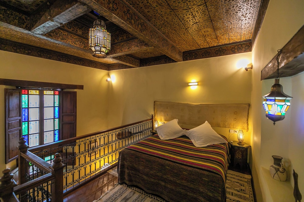 SUPERIOR, QUEEN BED, GARDEN VIEW
