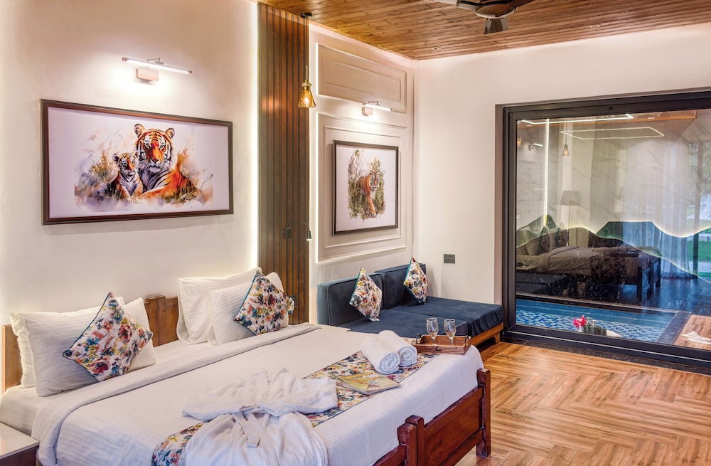 CORBETT MACHAAN RESORT 10/50