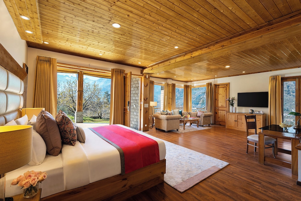 Baragarh, Suite, King Bed, Hot Tub