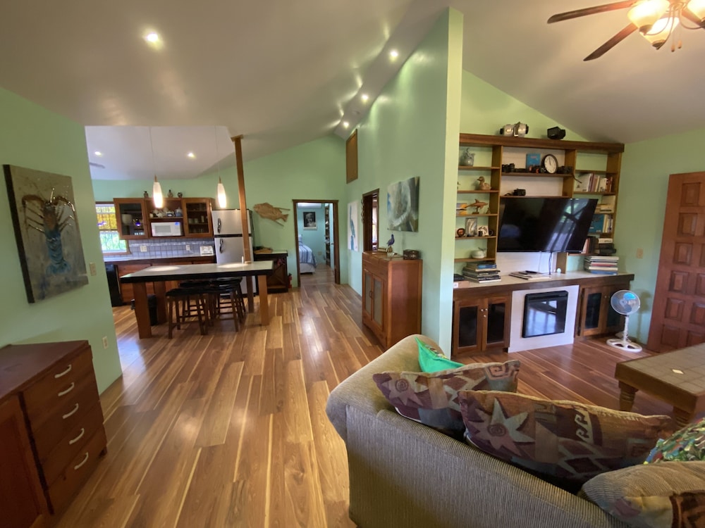 Mariposa Lodge 40/74