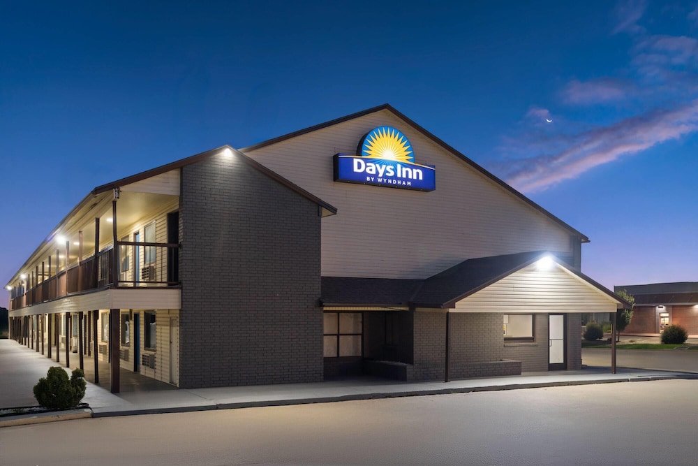 Days Inn by Wyndham Pratt 2/54