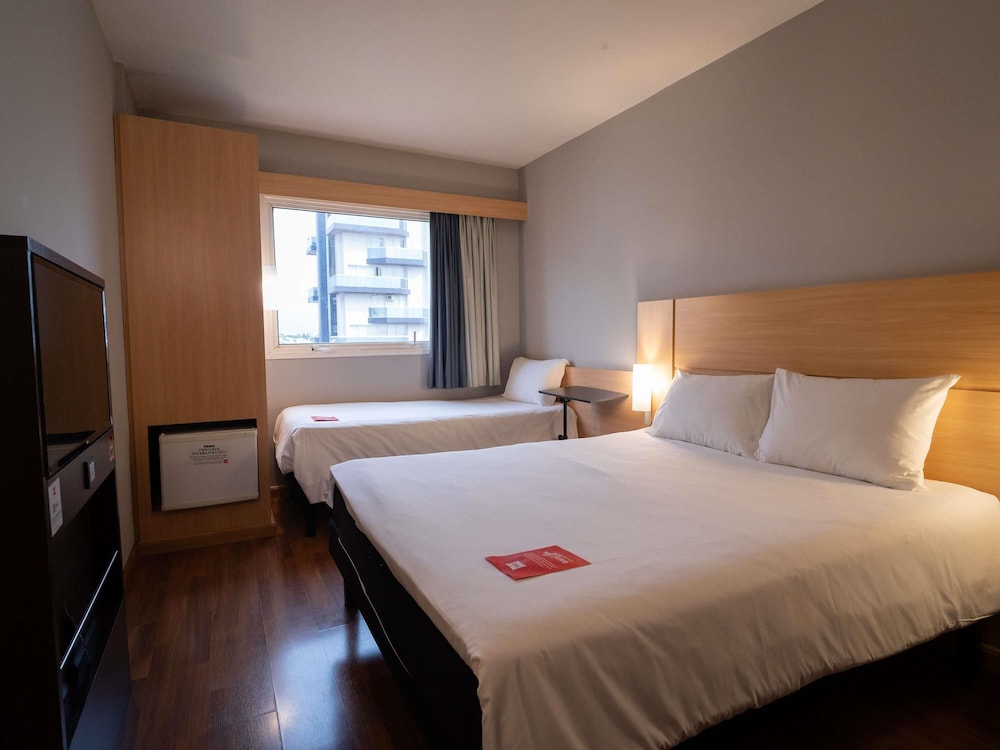 Ibis Sao Carlos 13/48