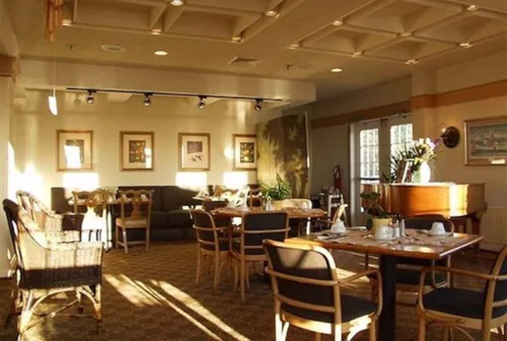 Nantucket Inn 37/55