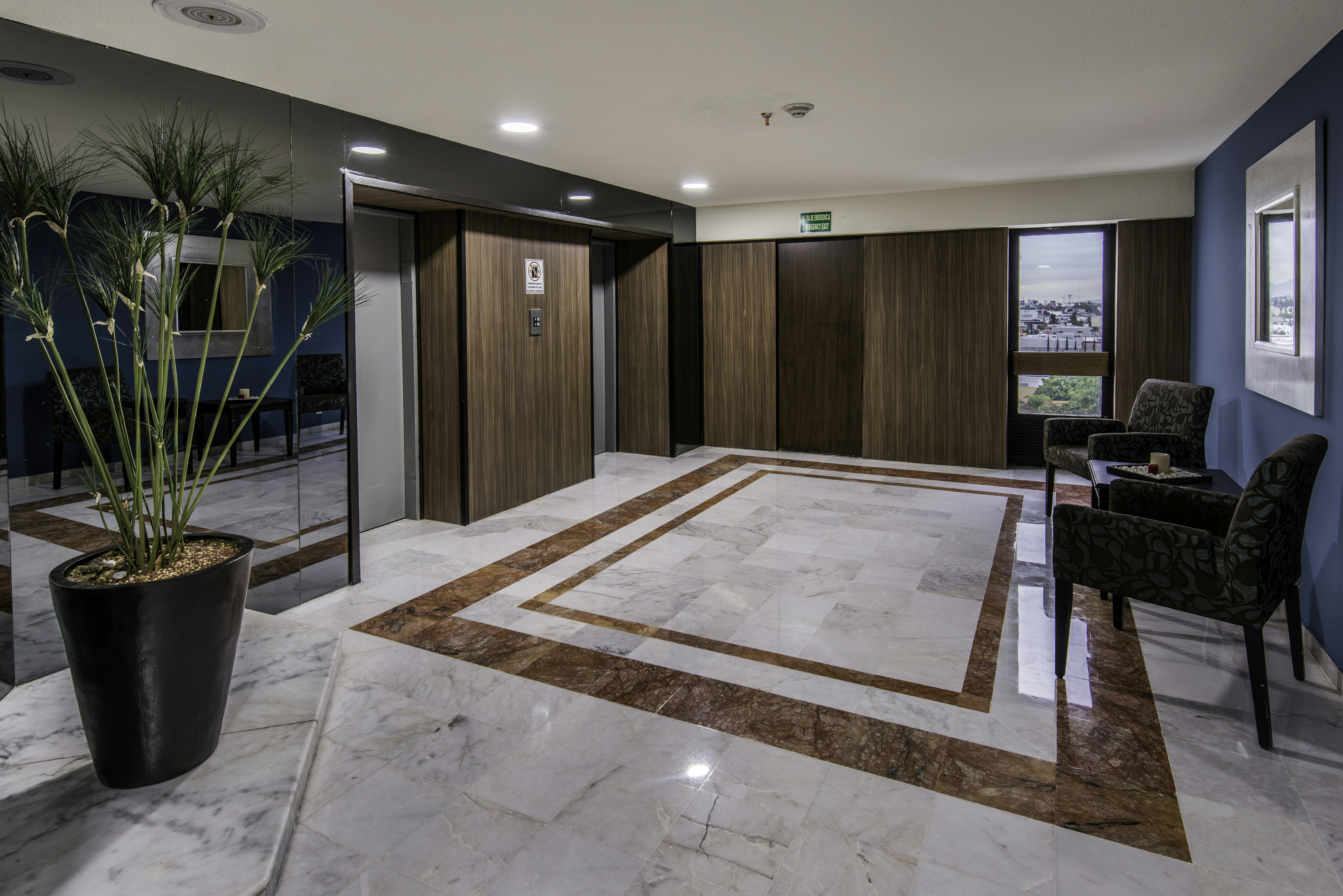 Holiday Inn GUADALAJARA EXPO 13/77