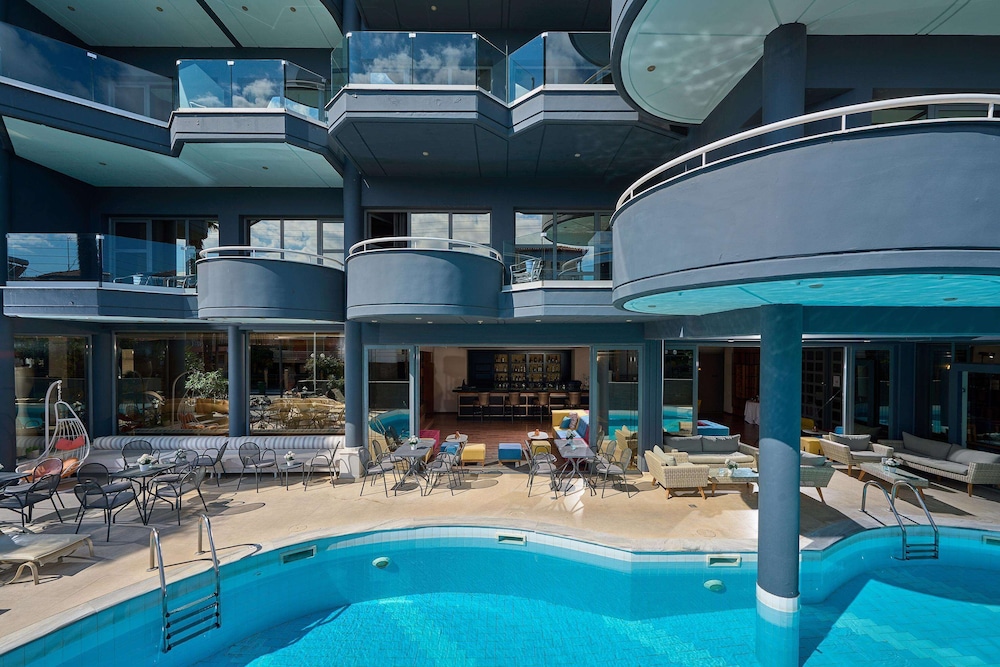 Mediterranean Resort Hotel 52/60
