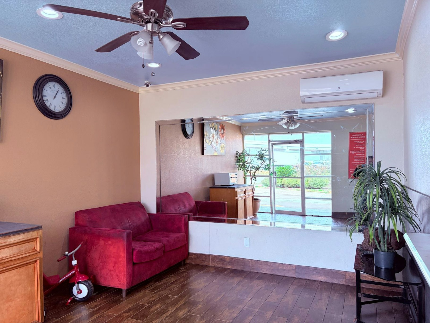 Regency Inn Houston near Hobby Airport 18/31