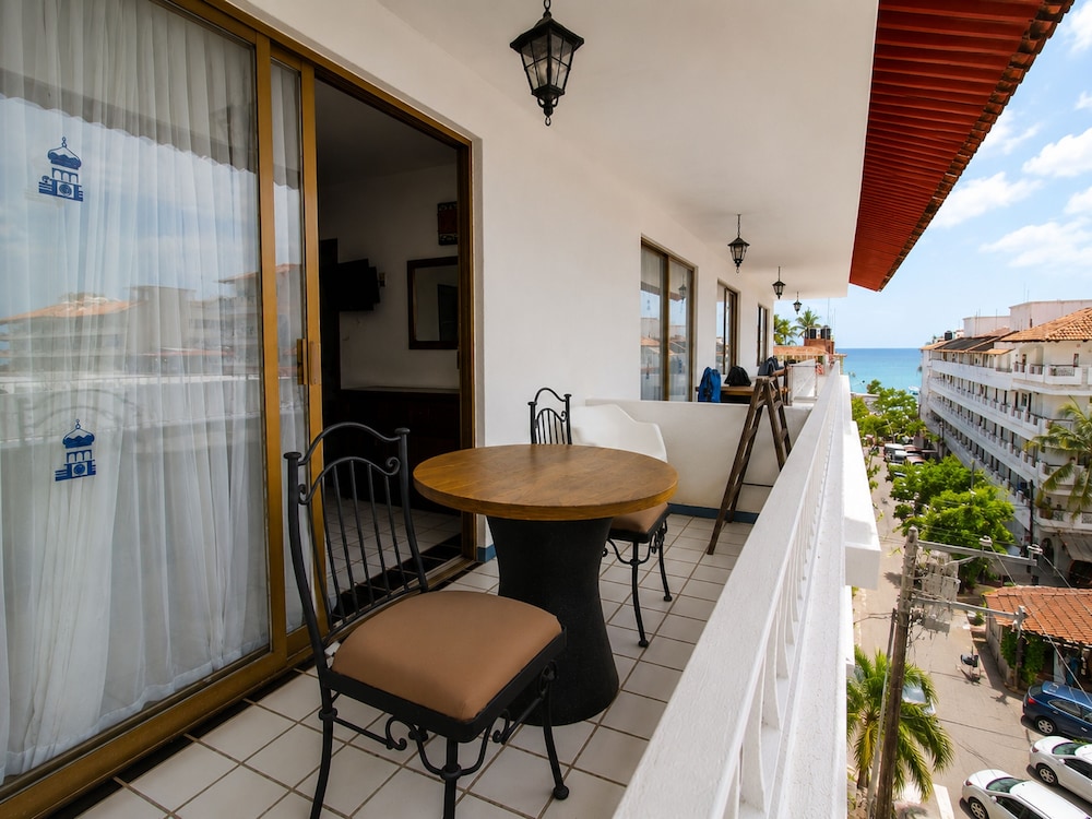 Los Arcos Suites 37/49