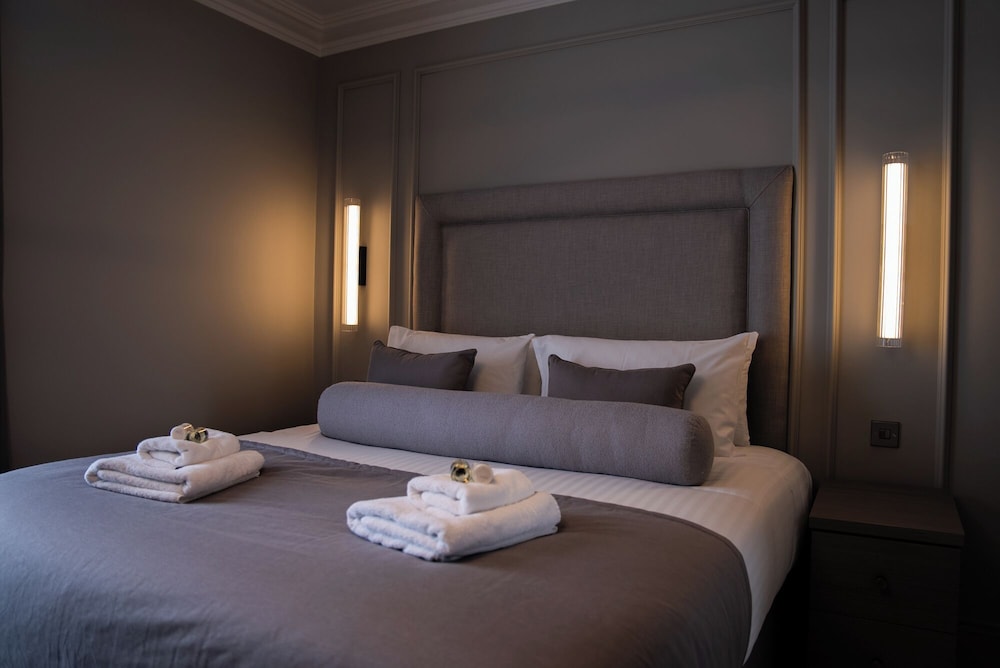 Deluxe, Double Bed