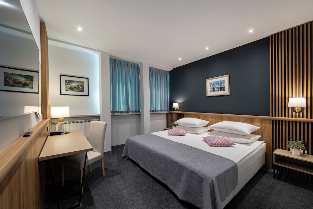 Central Hotel Zagreb 23/71