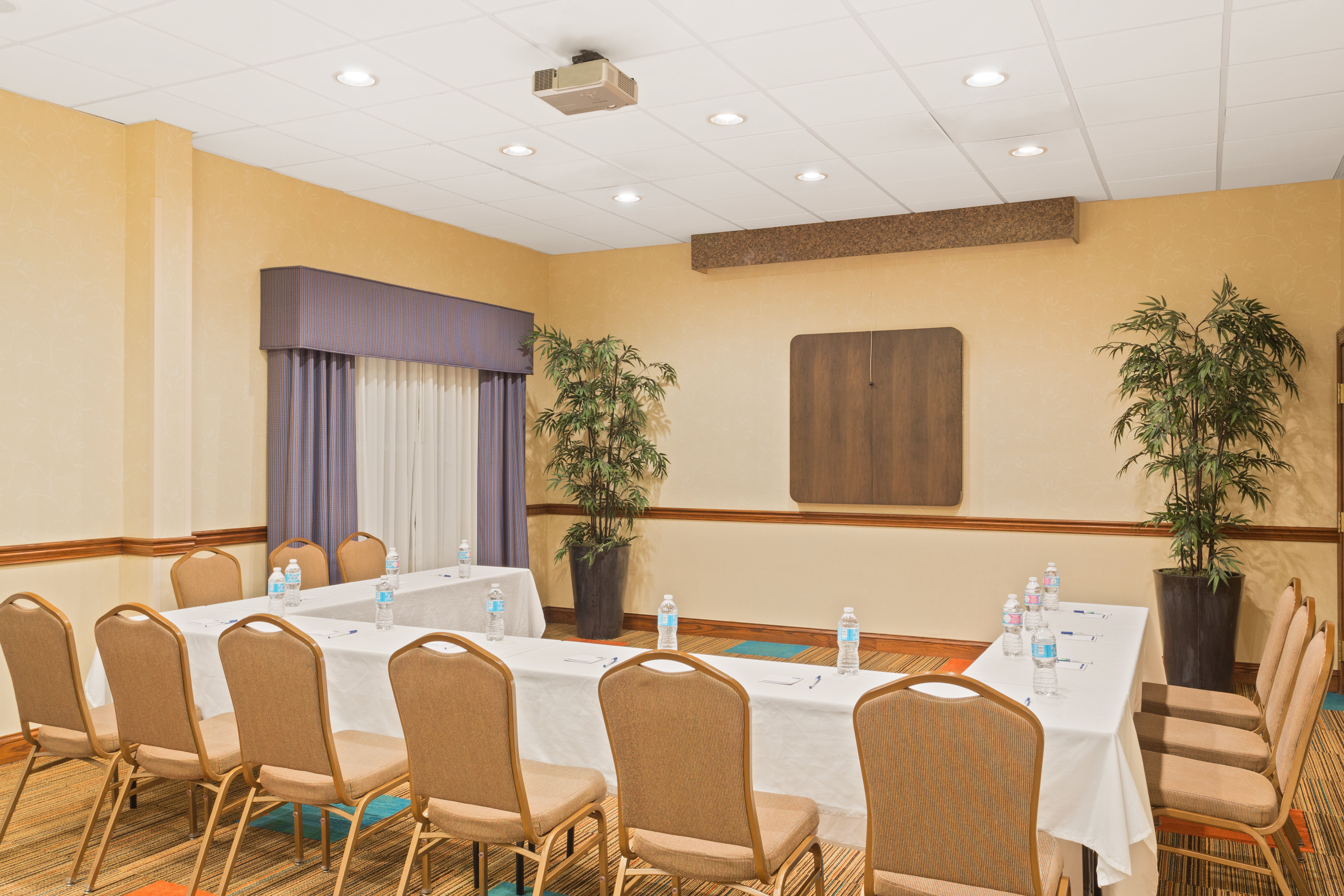 Holiday Inn Express Hotel And Suites Lakeland North I 4 40/46