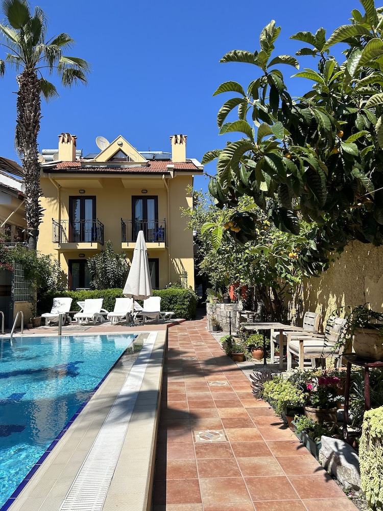Villa Danlin Hotel 35/44