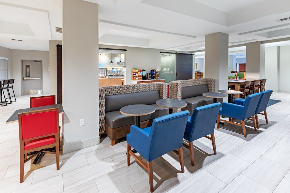 Holiday Inn Express Hotel & Suites Shreveport - West 51/68