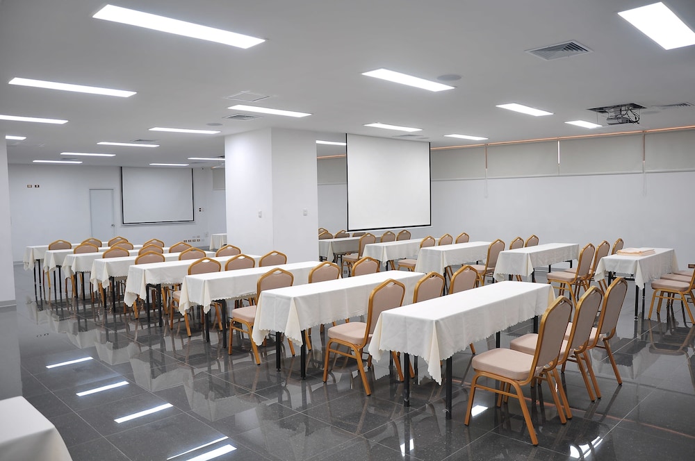 Kingdom Hotel Lima 42/50