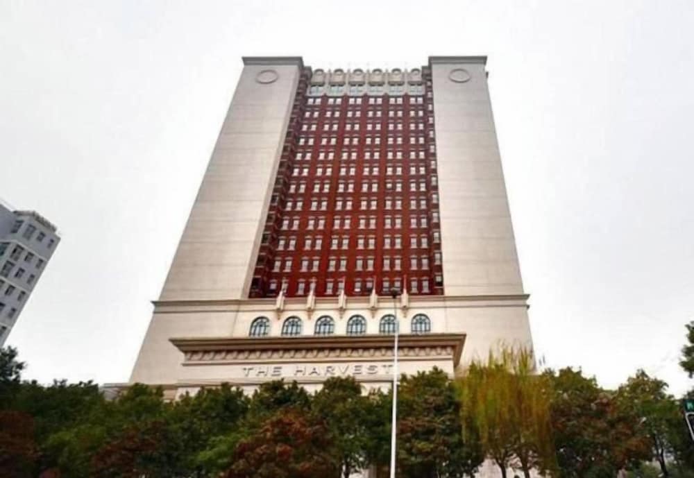 Wuhan Harvest International Hotel 2/57