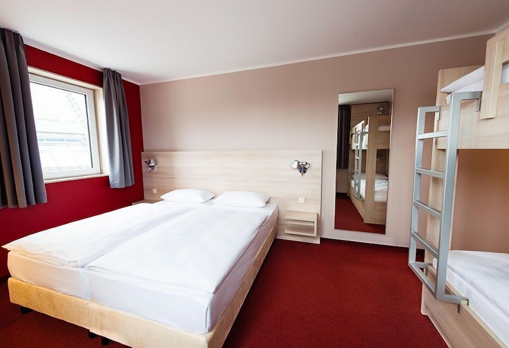 SERWAYS HOTEL BRUCHSAL WEST 14/54