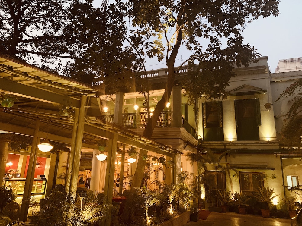 The Elgin Fairlawn Kolkata 1/60
