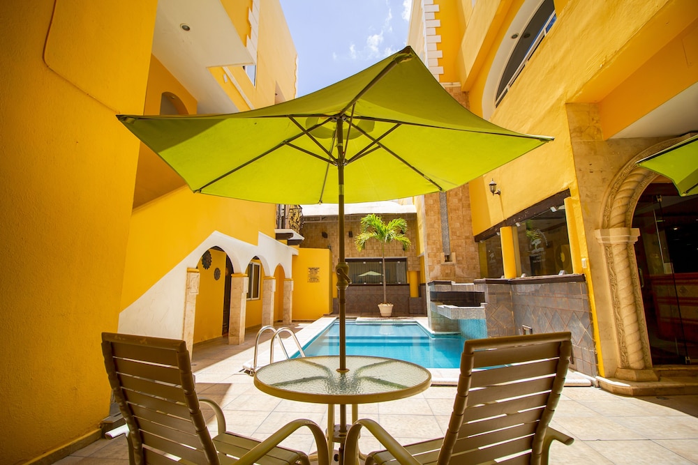 Hotel Suites Flamboyanes by Kavia 51/62