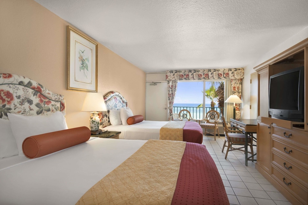 Days Inn By Wyndham Panama City Beach/Ocean Front 27/53