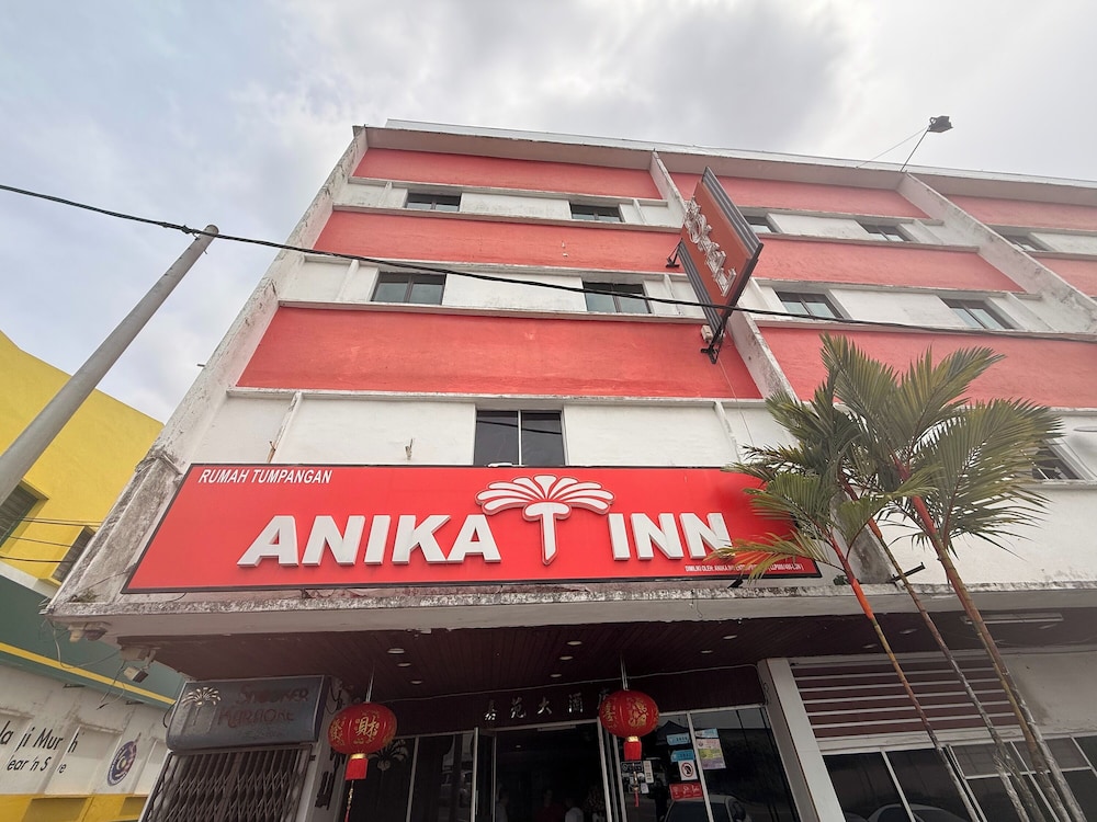 Anika Inn 1/44