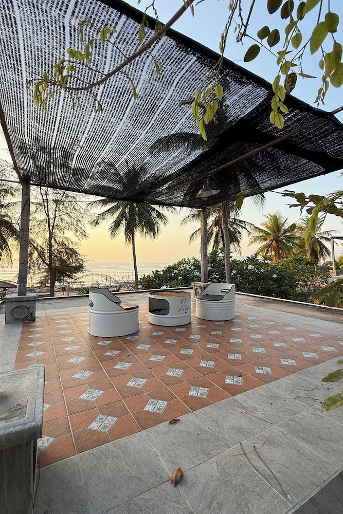 At-Pran Resort 30/50