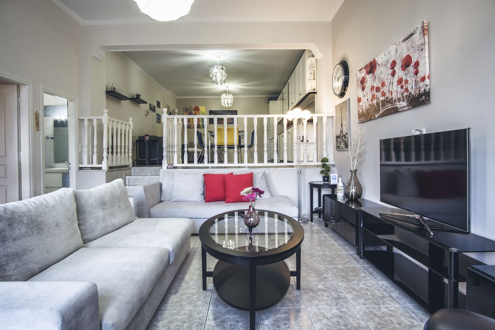 Rarakos Houses 24/46