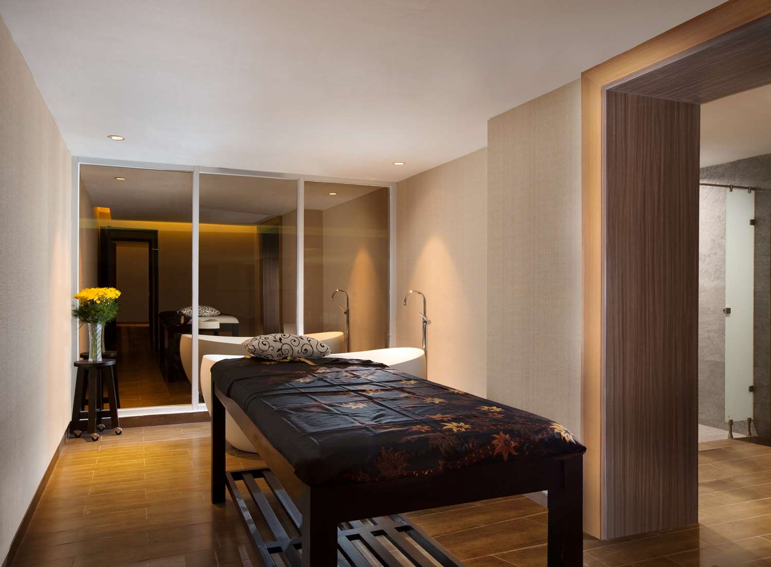 Grand Mercure Solo Baru 16/40