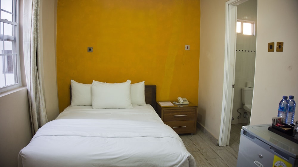 Tropical Enclave Hotel 16/60