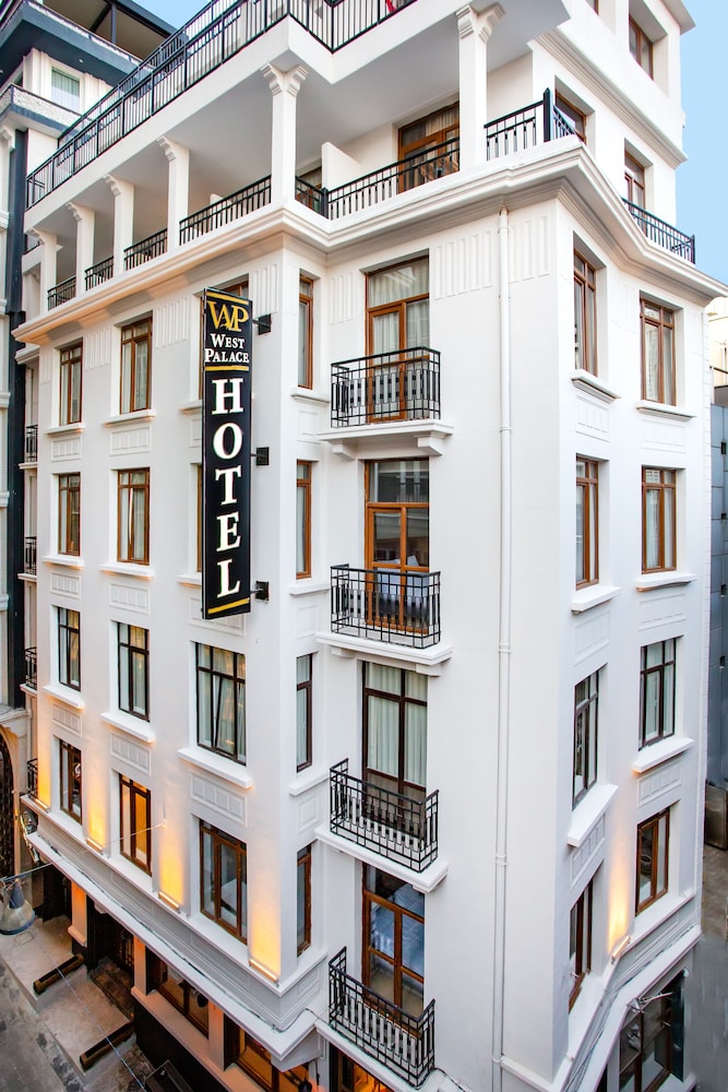 West Palace Hotel 5/50