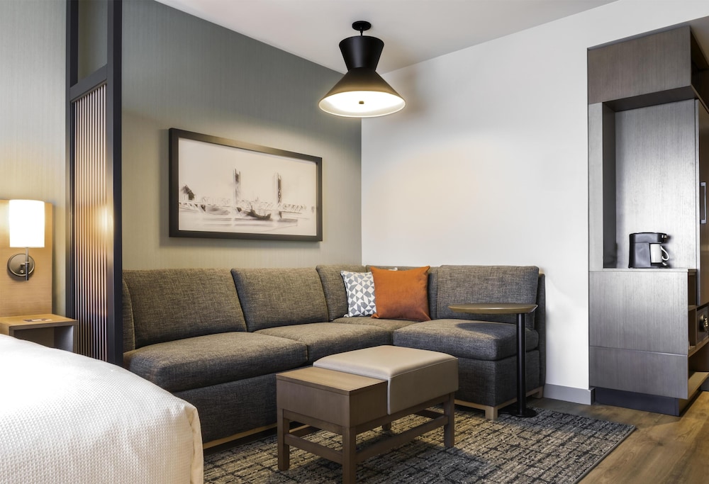 Hyatt Place Sacramento International Airport 16/47