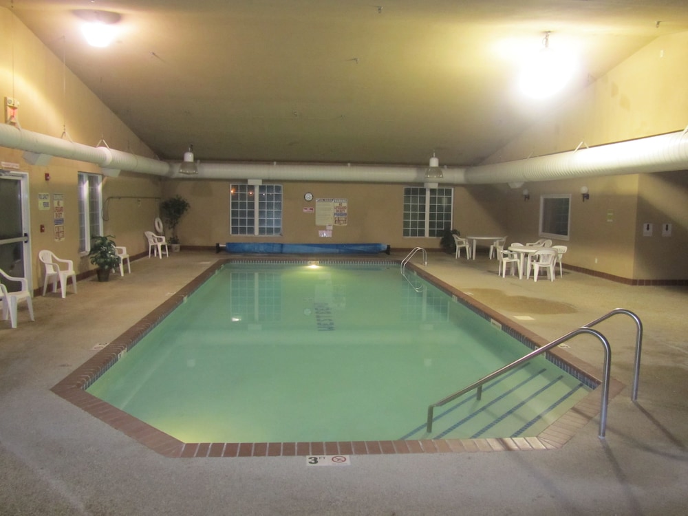 Park View Inn And Suites And Conference Center 36/65