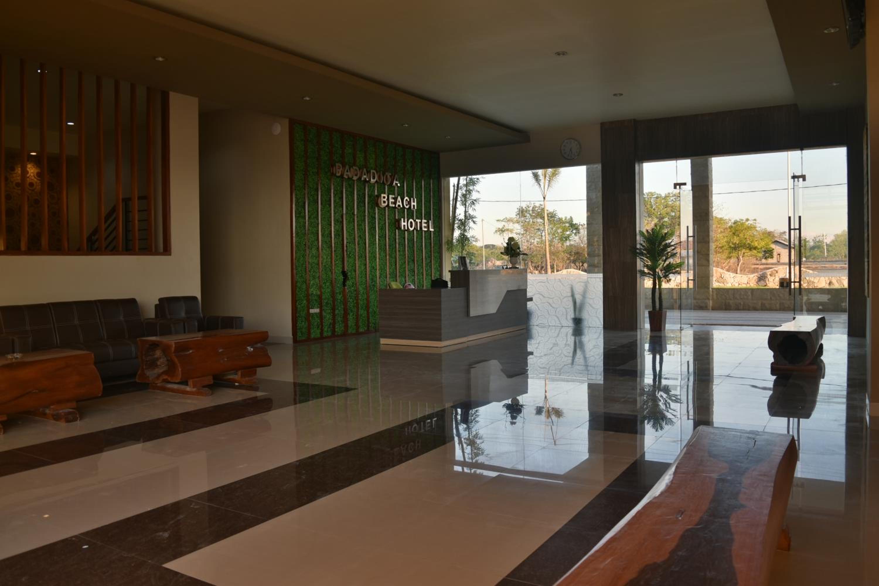 Padadita Beach Hotel 8/50