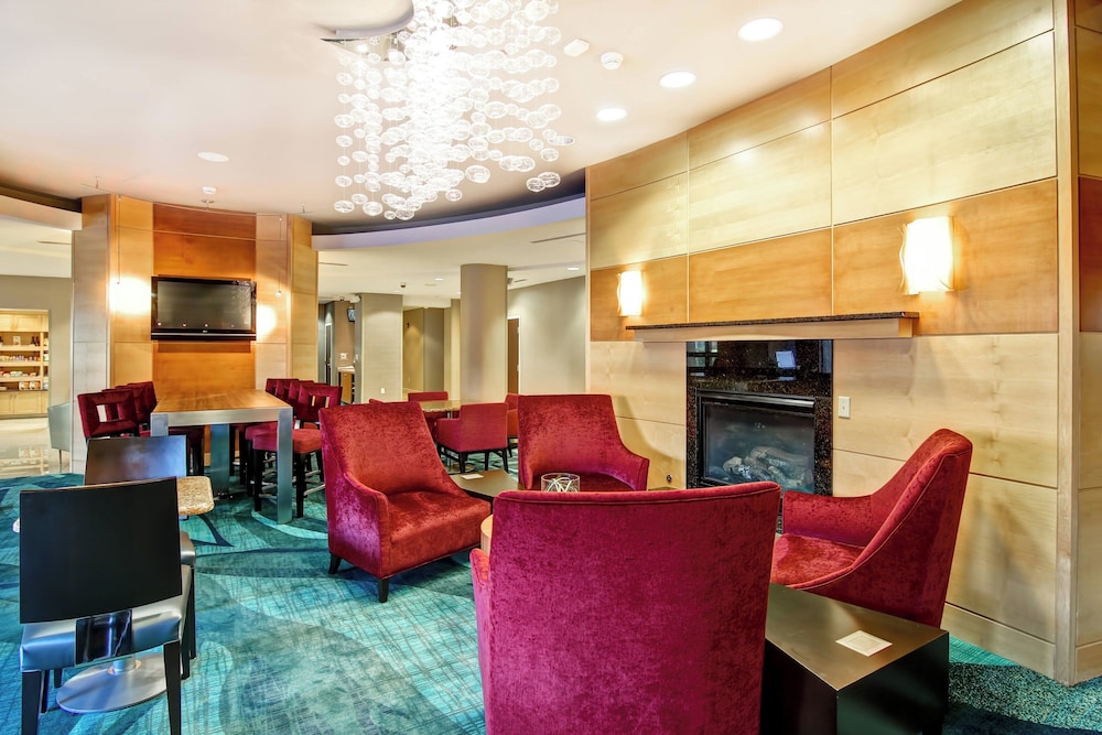 Springhill Suites Fresno 33/46