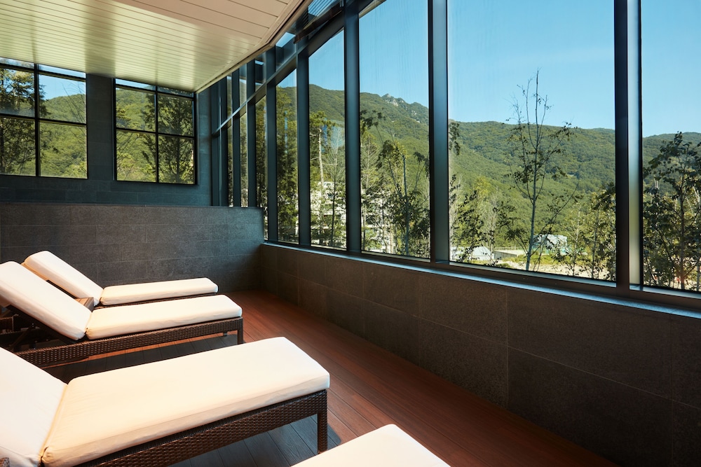 PARK ROCHE RESORT AND WELLNESS 35/50