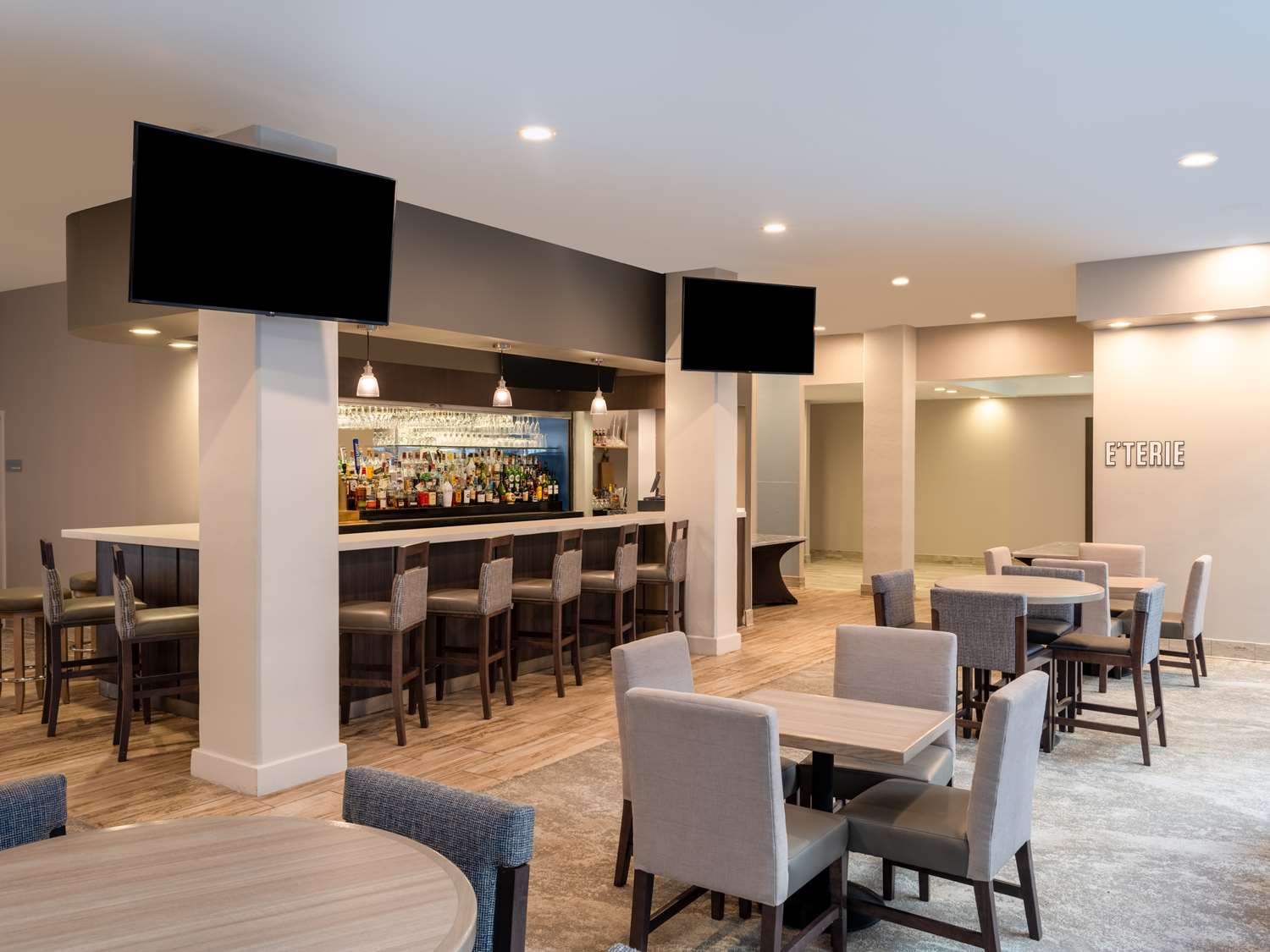 restaurant cafeteria