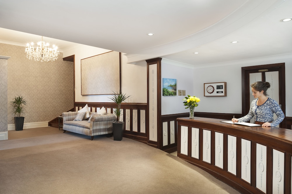 Meudon Hotel 11/50