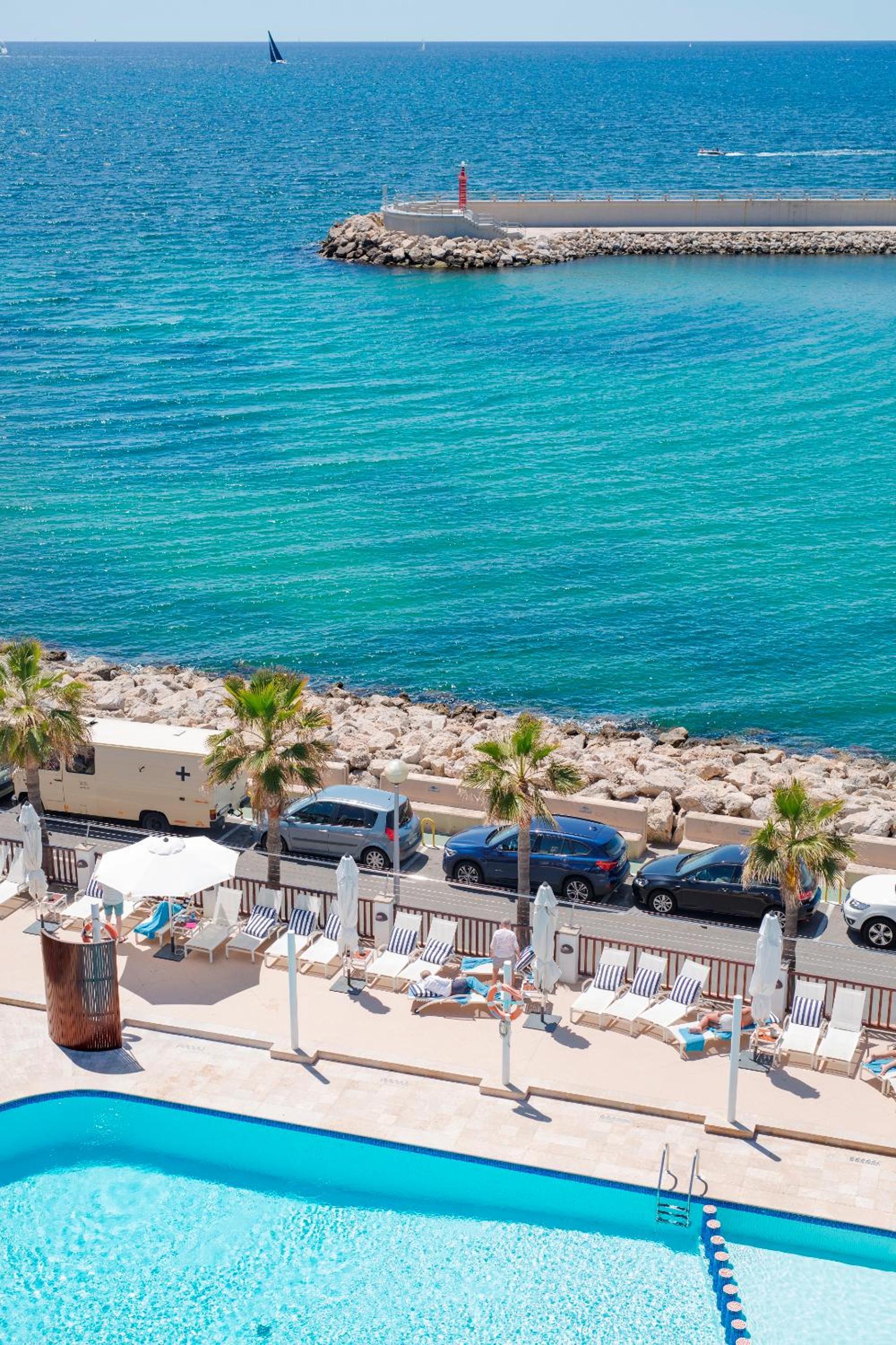 Portixol Hotel & Restaurant 49/57