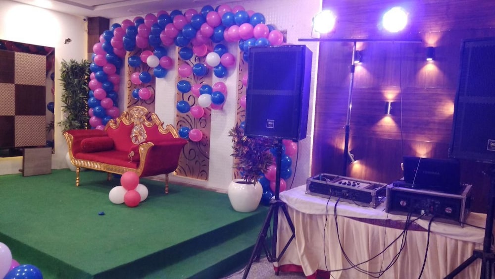 Madhav Muskan Residency 33/39
