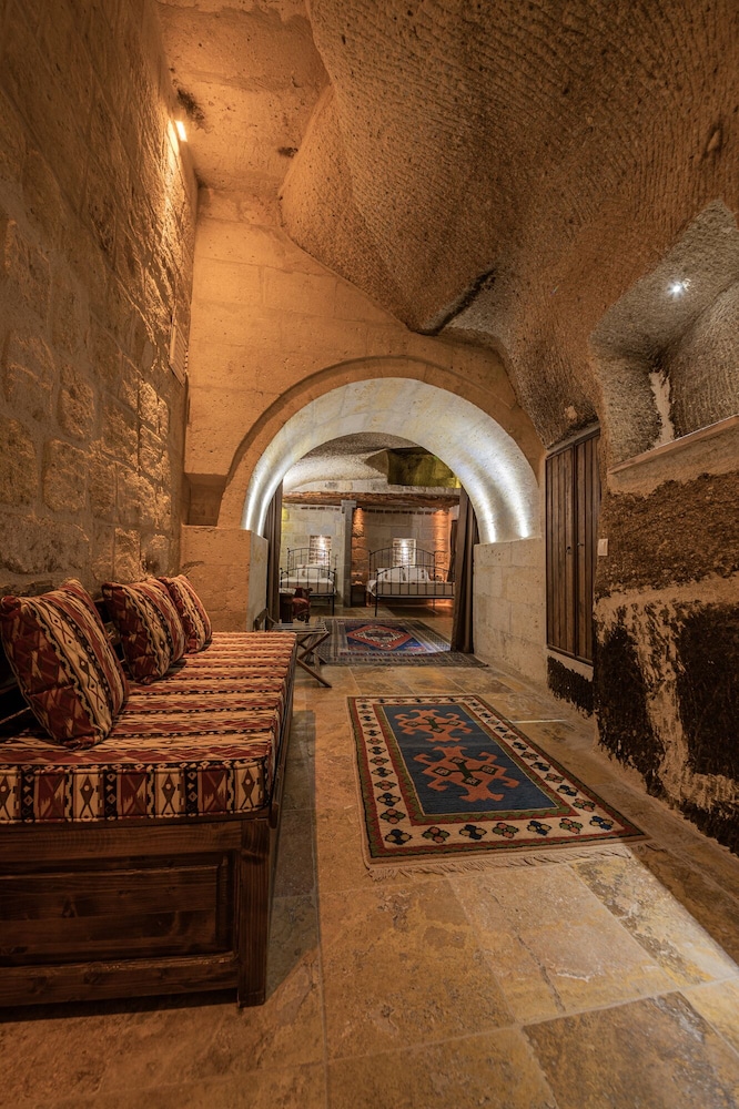 Konak Bezirhane Cave Otel 9/50
