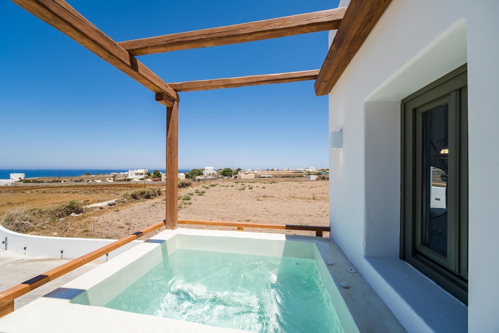 Amethyst Exclusive Suites Oia 48/72