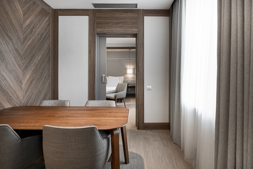 The Westin Madrid Cuzco 56/65
