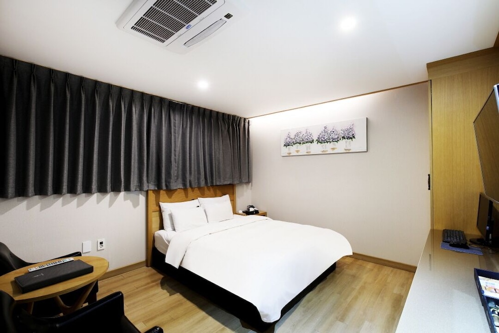Hotel Golden Hill 25/65