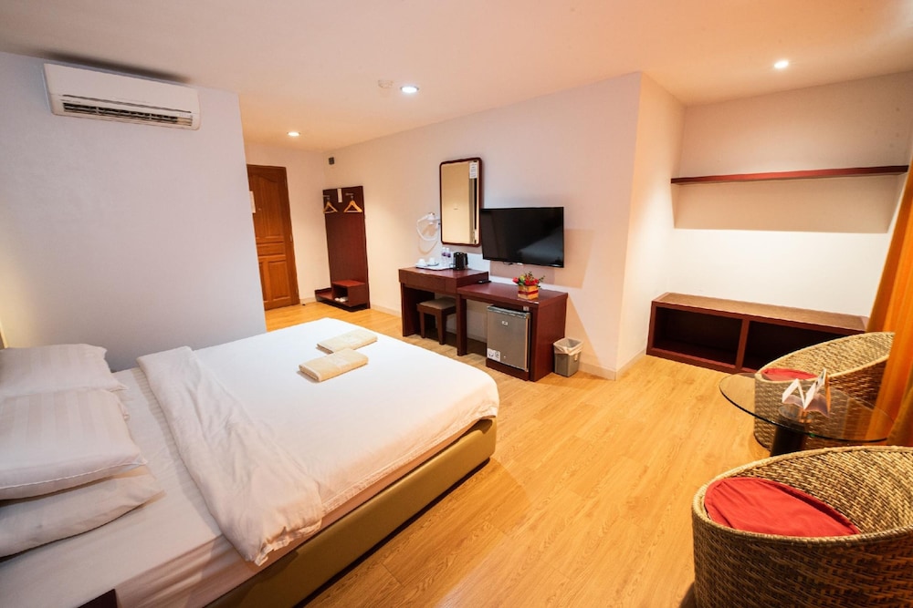 Lovina Inn Penuin 8/22