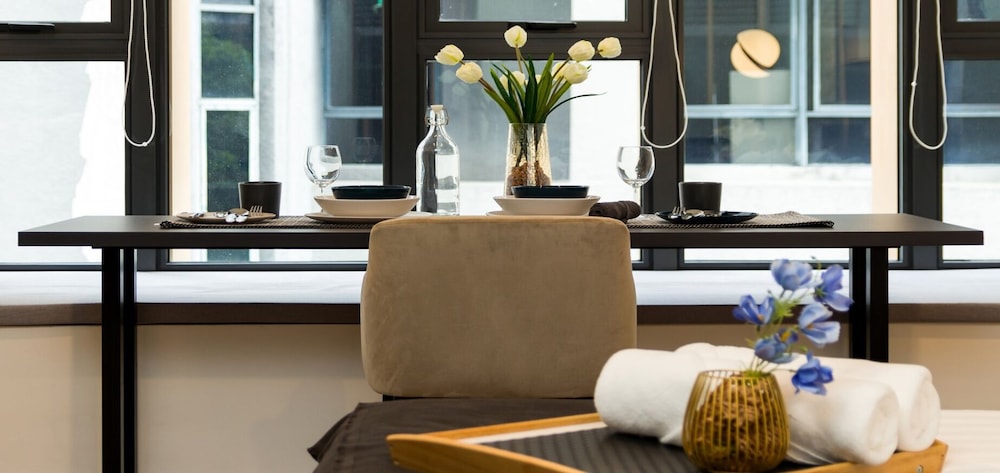 Ceylonz Suites by Five Senses 40/50