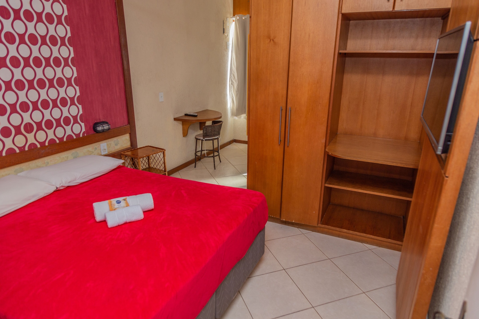 STANDARD, DOUBLE OR TWIN BED