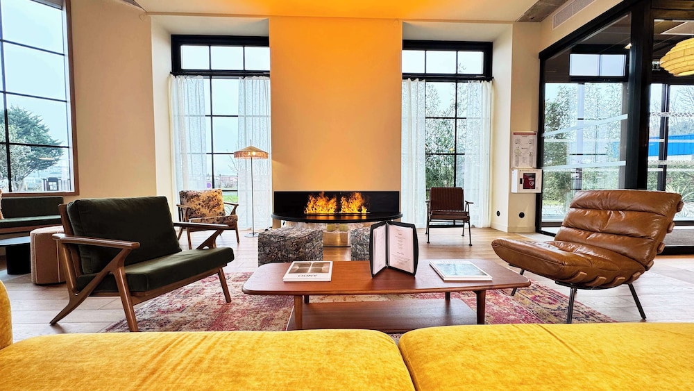 Kyriad Prestige Compiegne 38/65