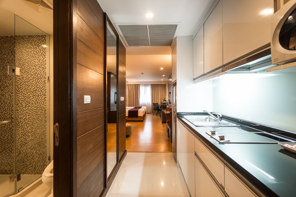 Novotel Living Bangkok Sukhumvit Legacy 34/77