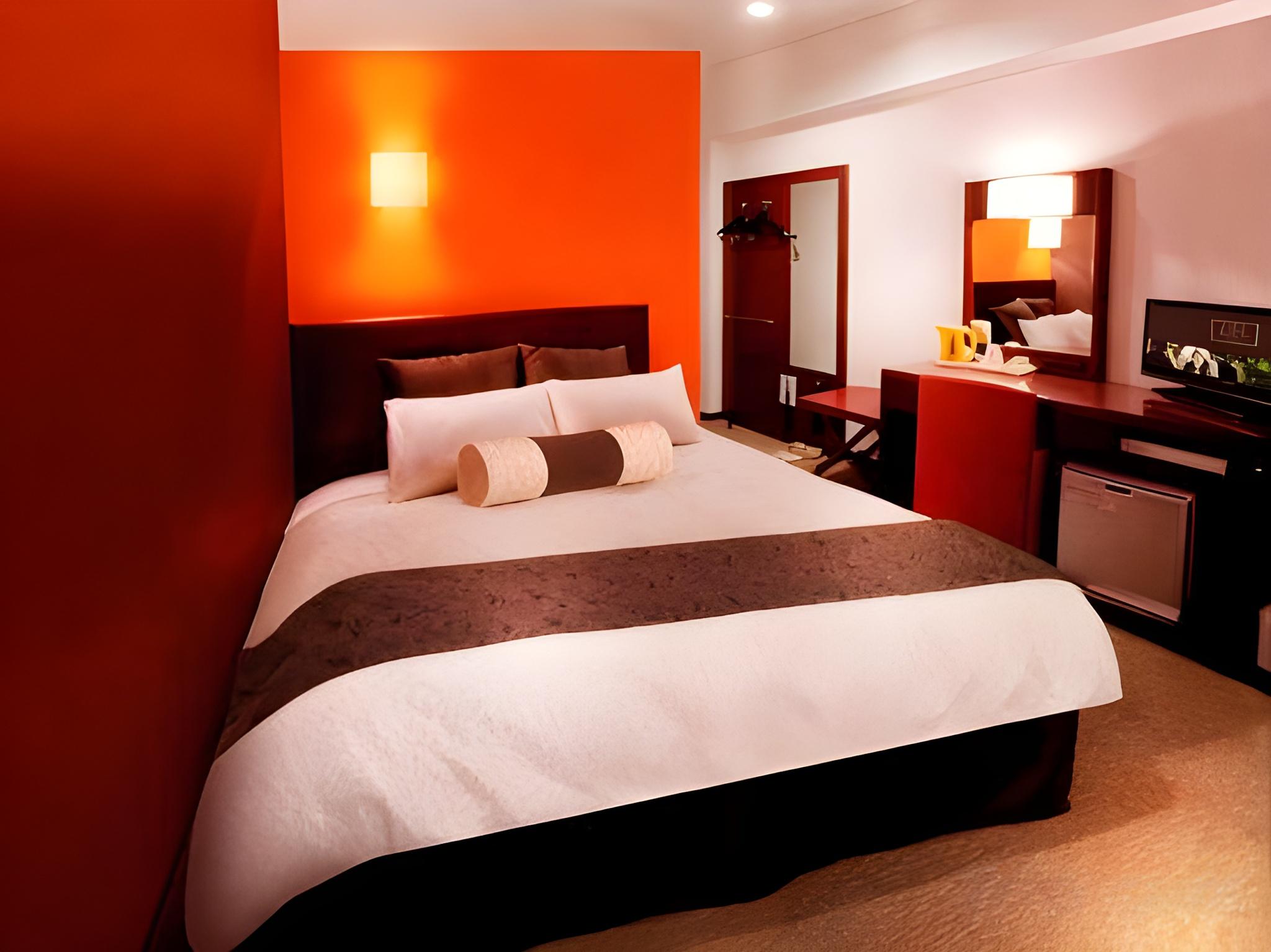 Semi Room, Double Bed