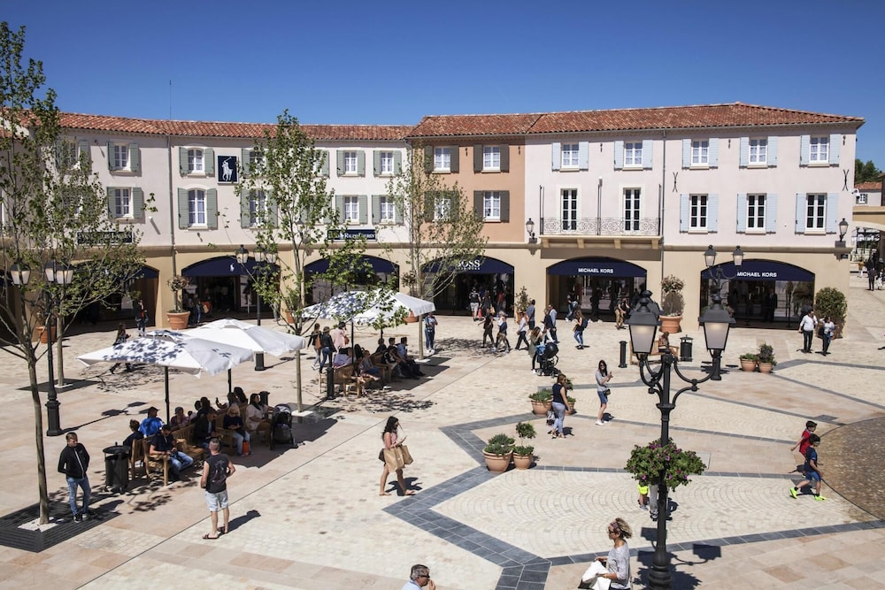 Golden Tulip Martigues Provence 34/43