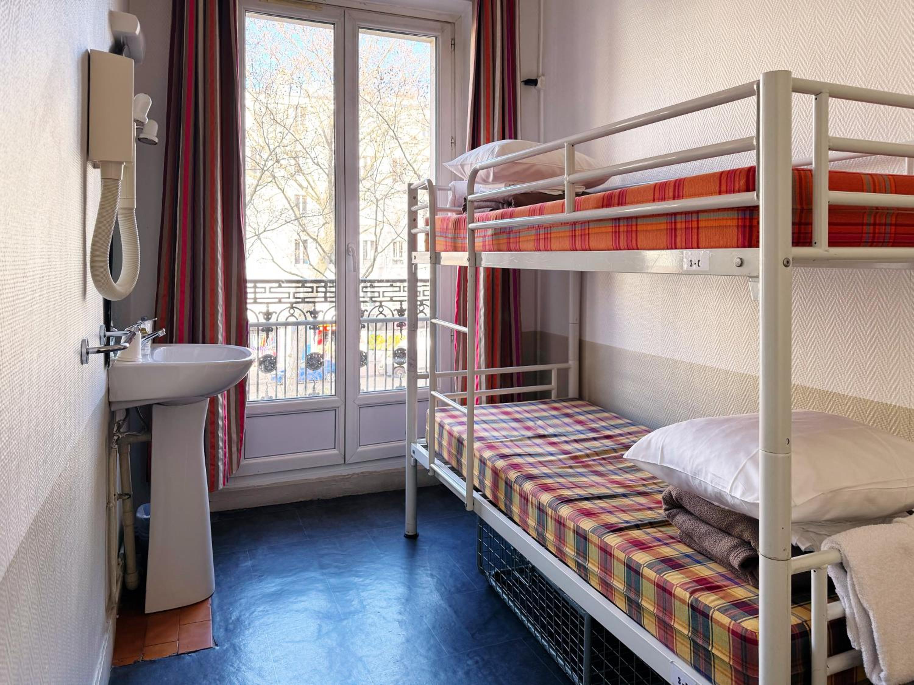 Budget, Twin Beds, 2 Bunk Beds
